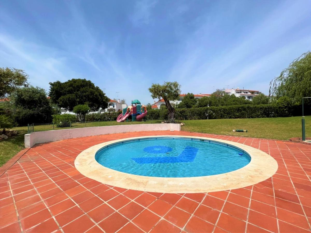 Appartamento Albufeira Twins 1 With Pool By Homing Esterno foto