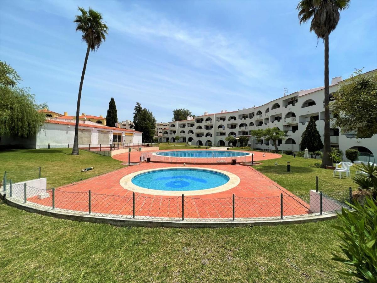 Appartamento Albufeira Twins 1 With Pool By Homing Esterno foto